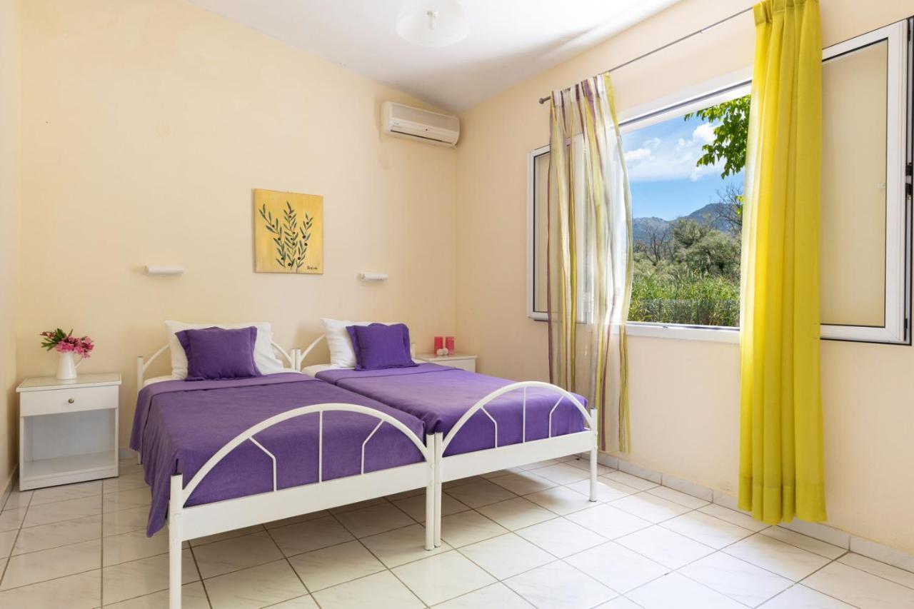 Amorossa With Garden View & Shared Pool By Konnect, Corfu *