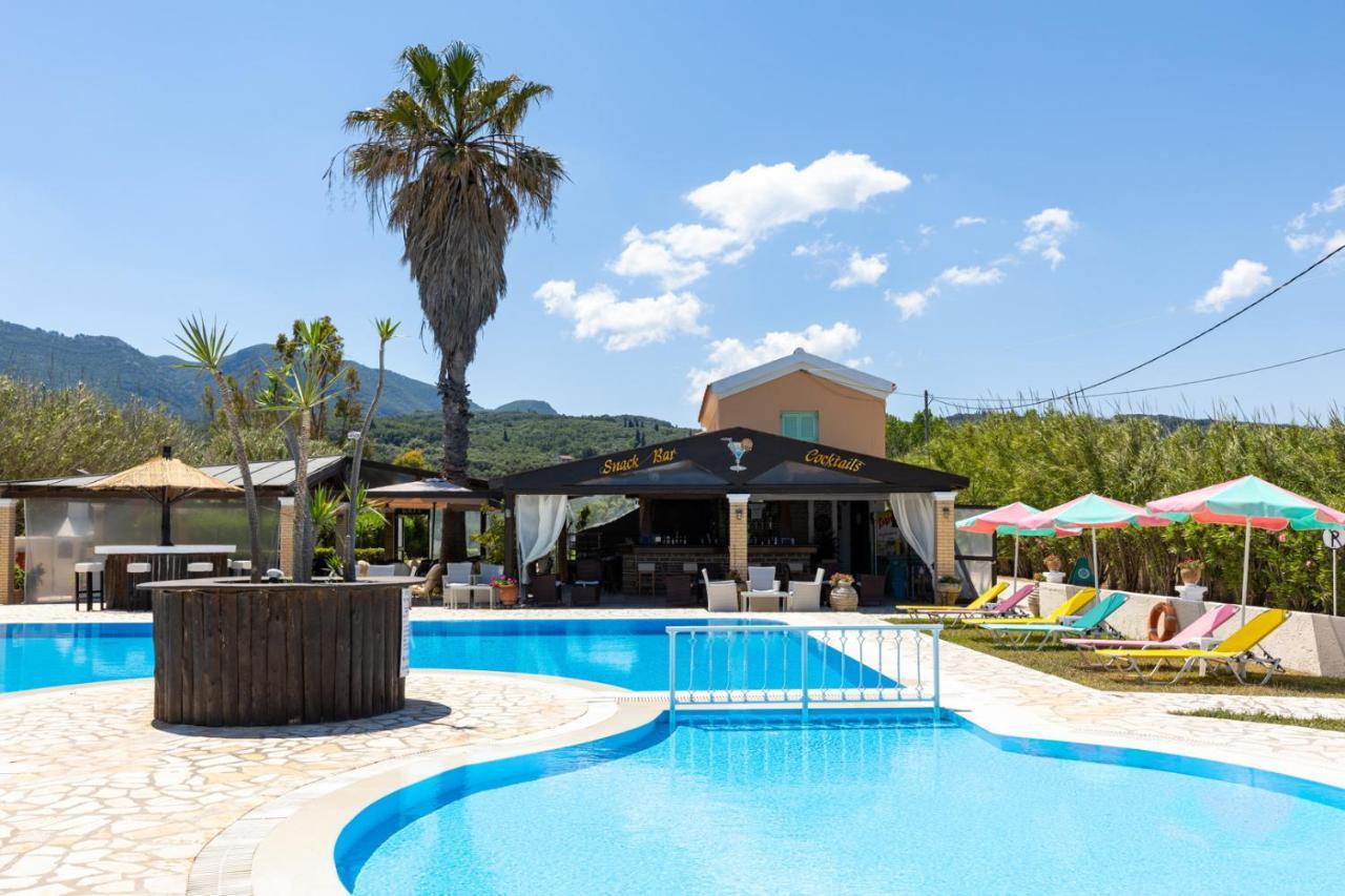 Amorossa With Garden View & Shared Pool By Konnect, Corfu Apartment