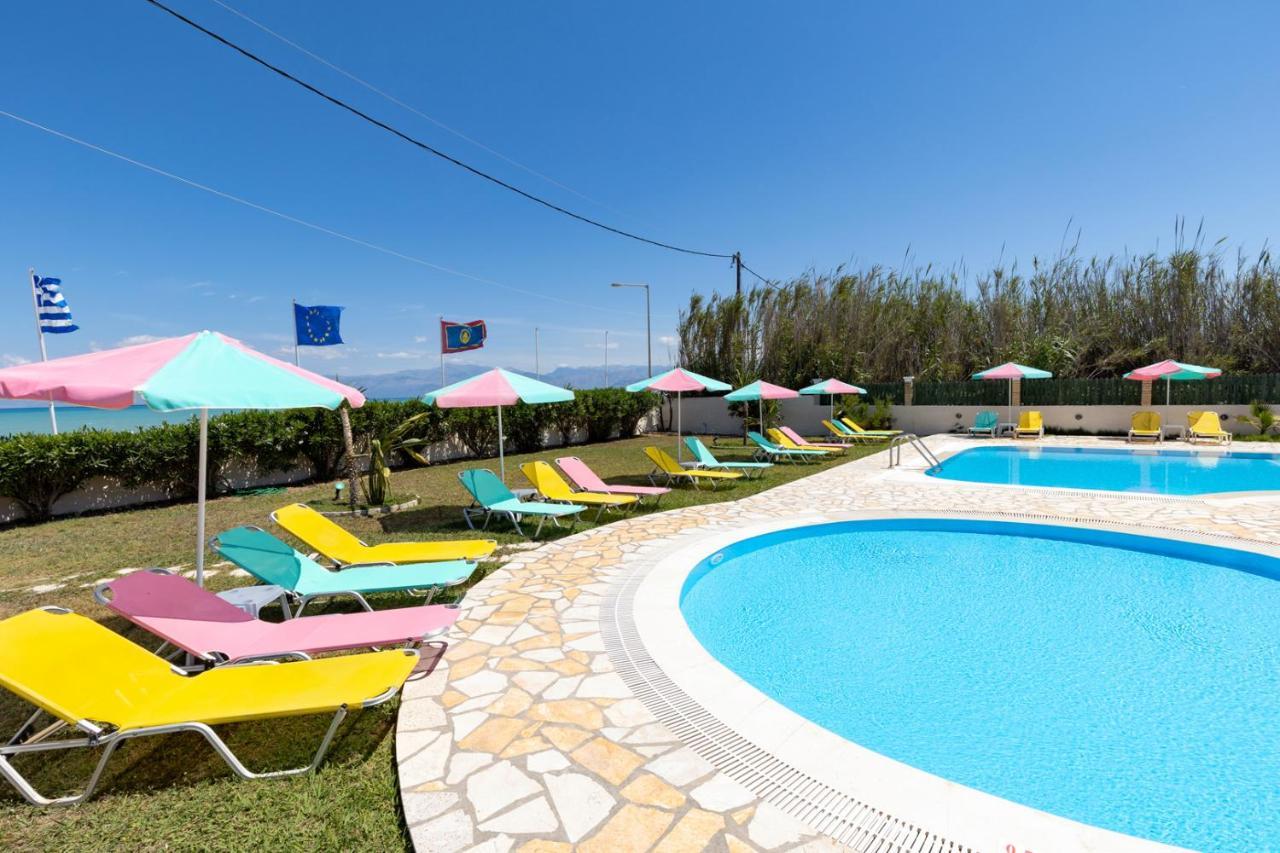 Amorossa With Garden View & Shared Pool By Konnect, Corfu Apartment *